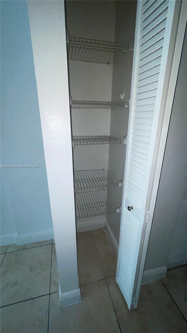 Building Photo - 1805 Sans Souci Blvd