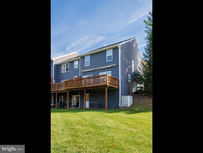 Building Photo - 109 Driftwood Ln