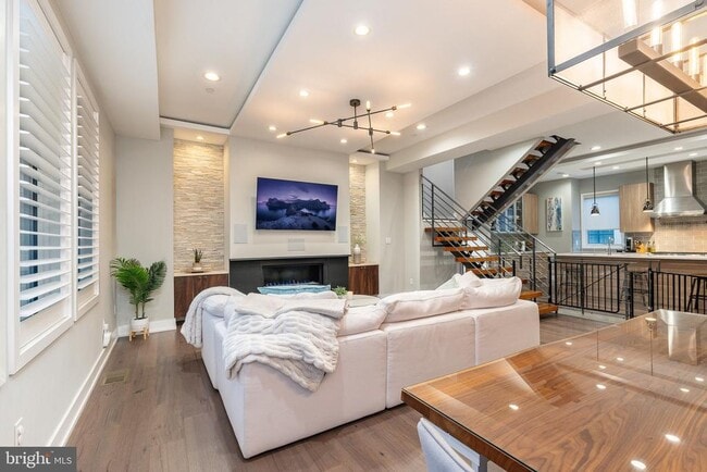 Building Photo - 608 N 3rd St