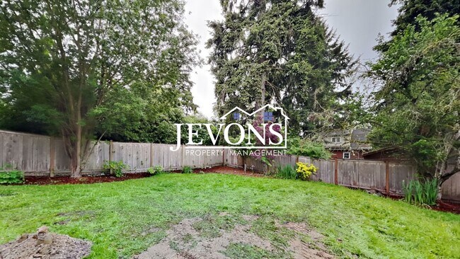 Building Photo - Beautiful single-family home in Seattle