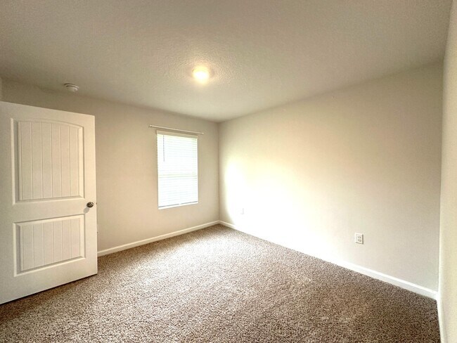 Building Photo - 3262 Chapelwood Dr