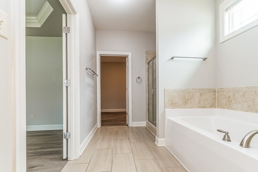 Building Photo - 837 Airedale Trail