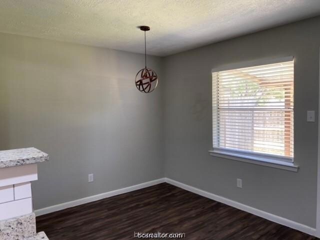 Building Photo - 1401 Airline Dr