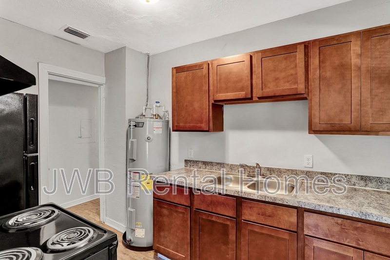 Building Photo - 578 E 58th St