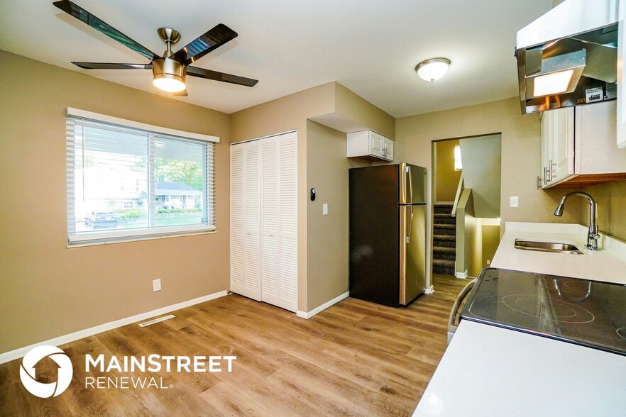 Building Photo - 6020 Dakar Rd E