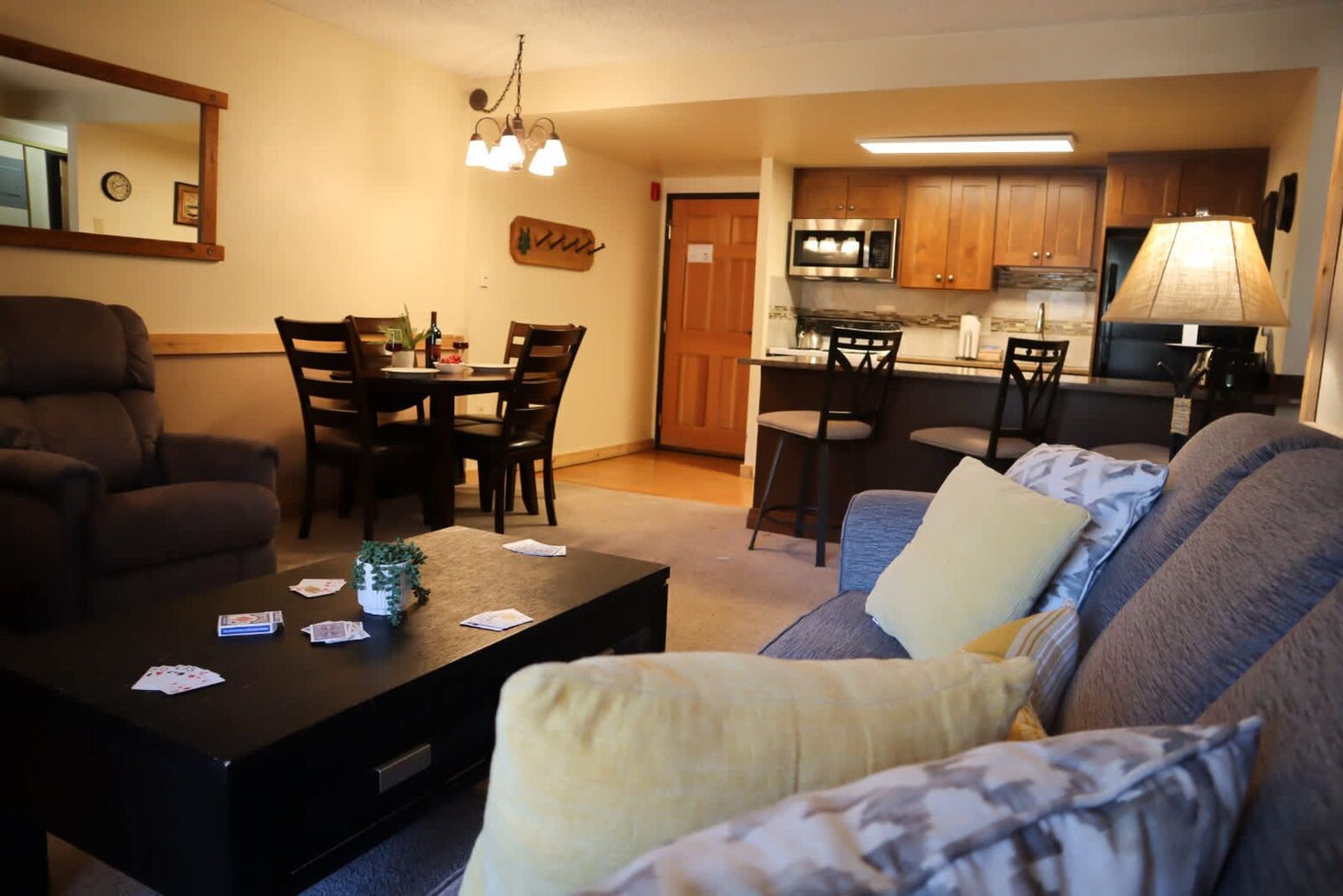 Building Photo - 455 Village Rd