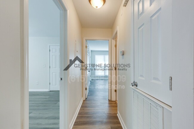 Building Photo - 5918 Stone Brook Dr