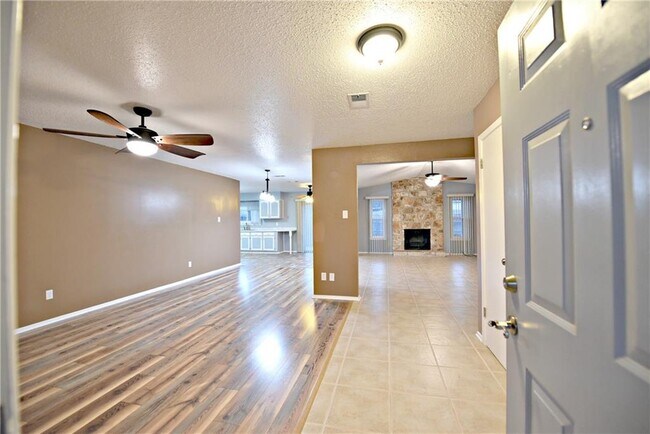 Building Photo - 11028 Hard Rock Rd