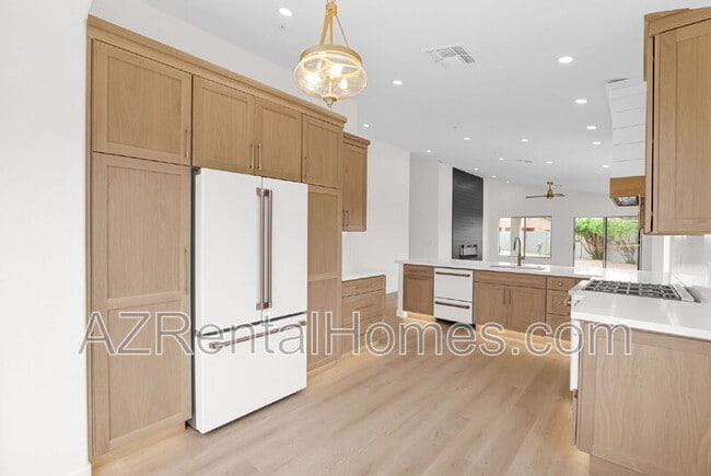 Building Photo - 10431 E Morning Star Dr