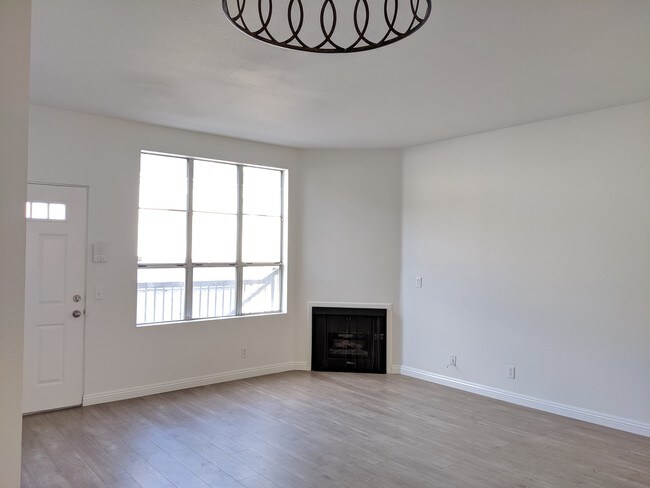 Building Photo - 2452 S Centinela Ave