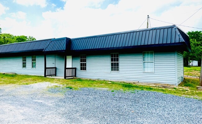 Building Photo - 2032 Mill Creek Rd SW