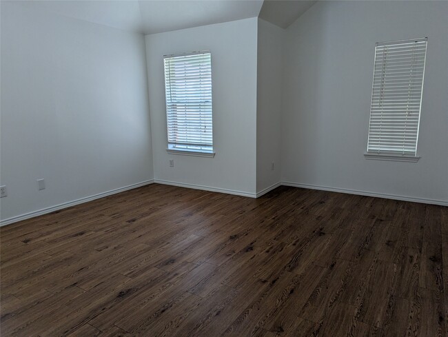 Building Photo - 15938 Timber Run Dr