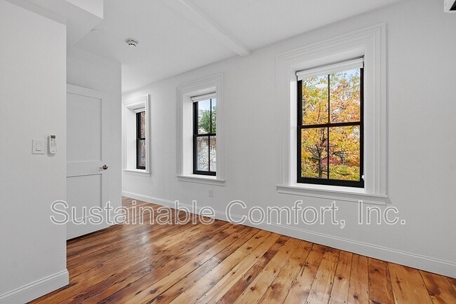 Building Photo - 205 Summer St