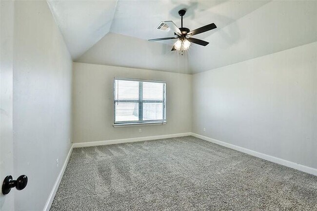 Building Photo - 9301 SW 44th Terrace