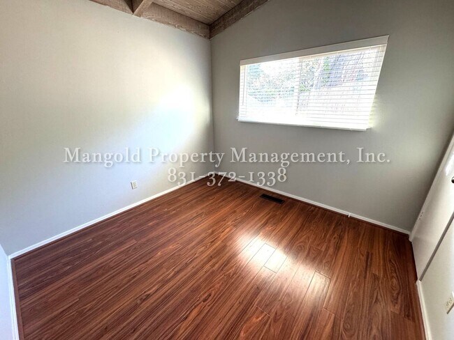 Building Photo - Great Home Located in Monterey Neighborhoo...