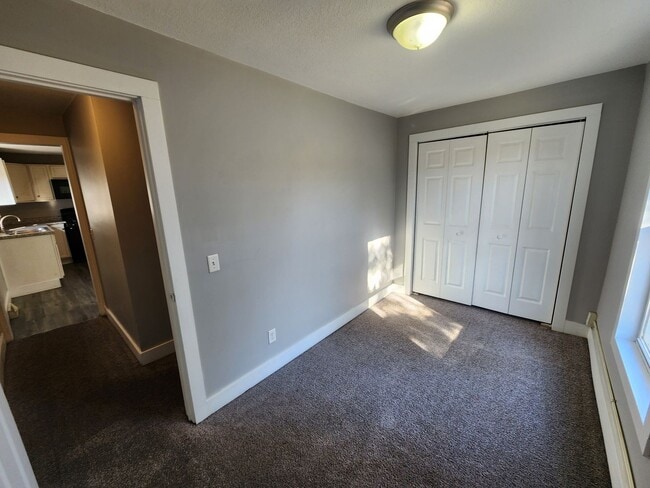 Building Photo - 2 Bedroom 2Bathroom House