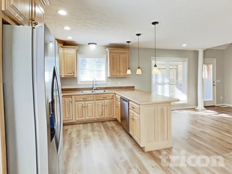 Building Photo - 3701 Legacy Dr