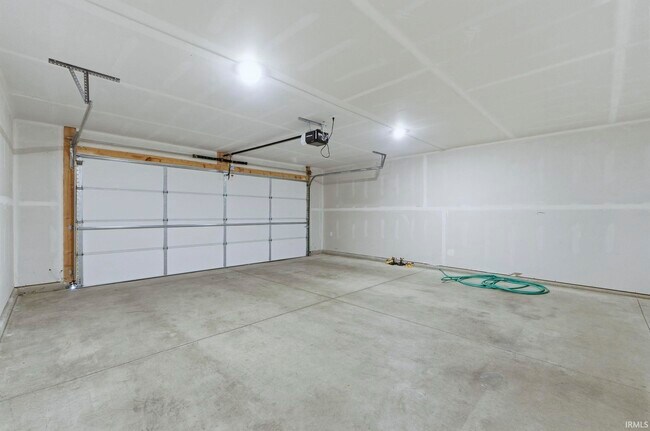 Building Photo - 4152 Bradley Dr