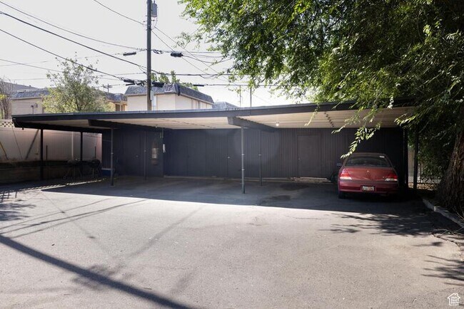 Building Photo - 938 Lowell Ave S