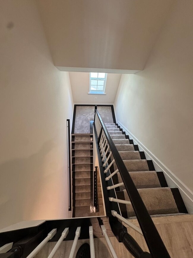 Building Photo - Spacious, Modern Condo in Owings Mills — M...