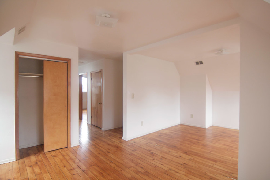 Building Photo - 507 Pitt St