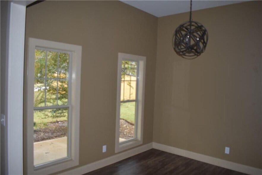 Building Photo - 43 Jessel Ln