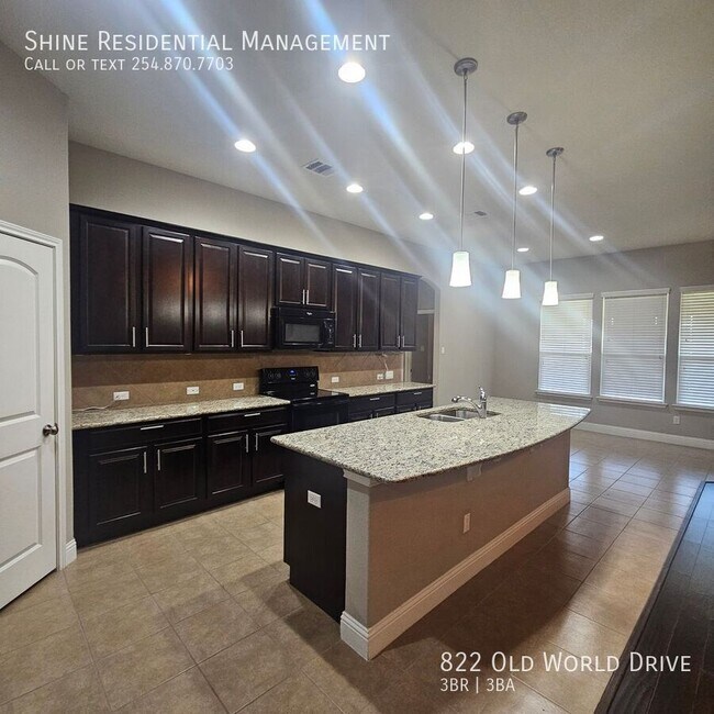 Building Photo - 822 Old World Dr
