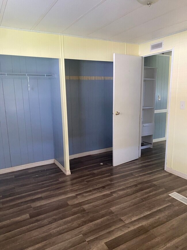 Building Photo - owner will finance