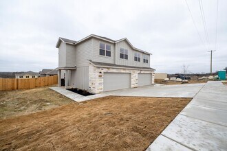 Building Photo - Recently Built 3 Bedroom, 2 Bath Duplex in Georgetown