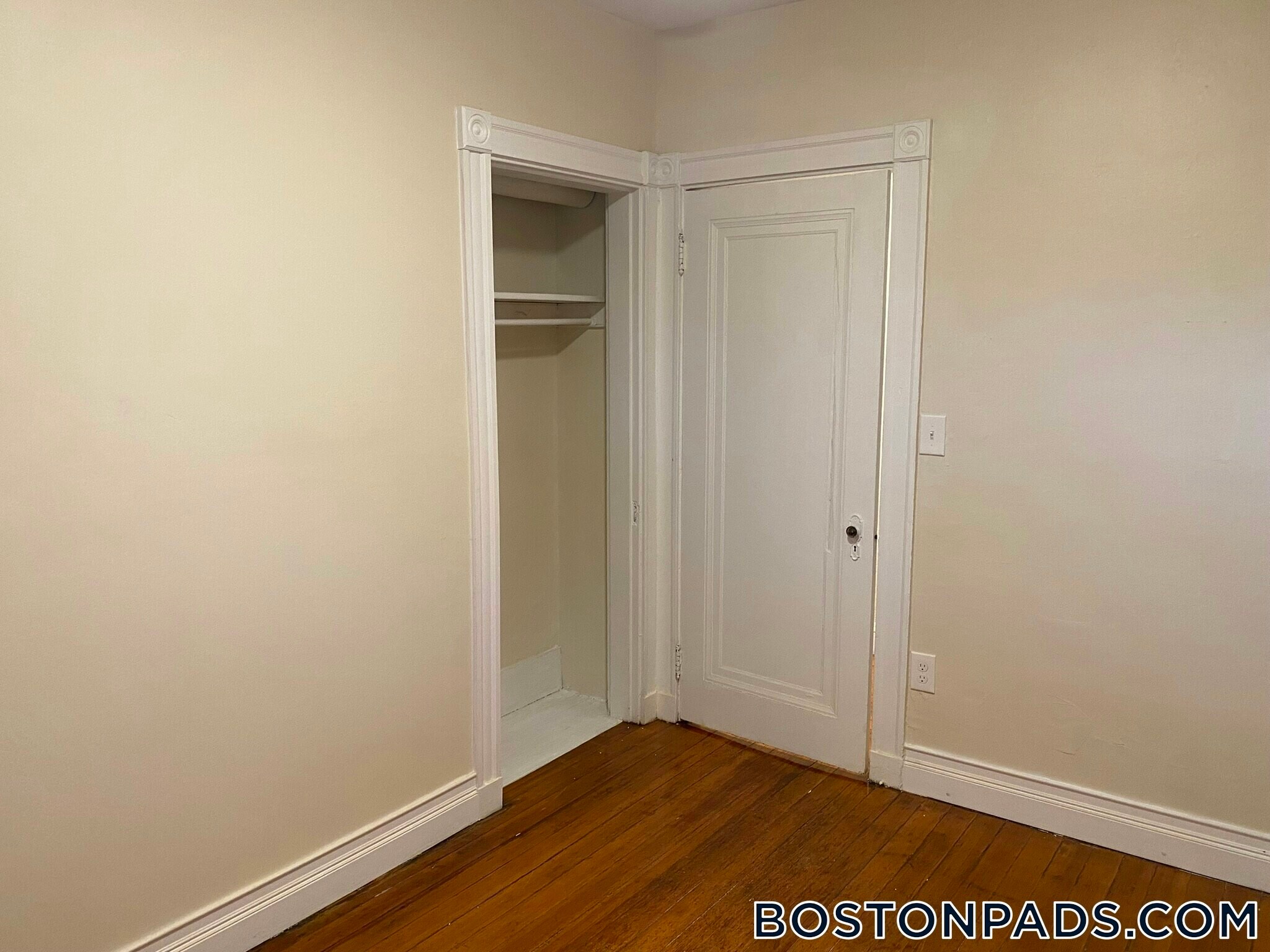 Building Photo - 63 Fellsway W