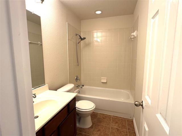 Building Photo - 2619 Cove Dr