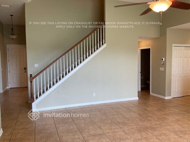 Building Photo - 741 Porta Rosa Circle