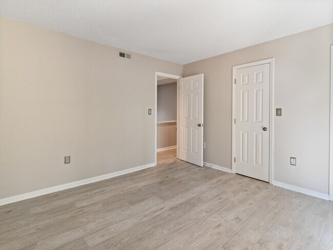 Building Photo - 1st Floor unit in Fourth Ward