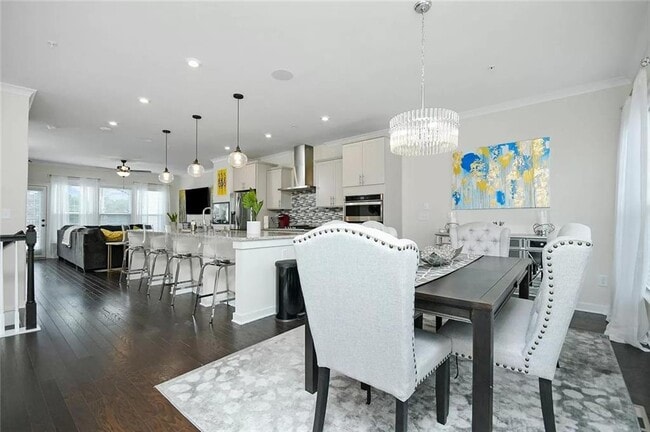 Building Photo - 2048 Holtz Ln