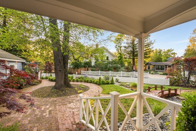 Building Photo - Beautiful 2 story home in desirable Diablo...