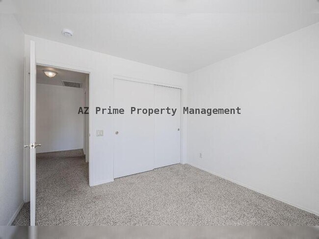 Building Photo - 4326 E Encinas Ave