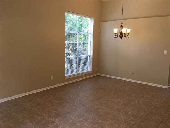 Building Photo - 14 Tranquil Glade Pl
