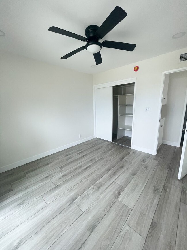 Building Photo - 3 bedroom 2 bath home in desired neighborhood