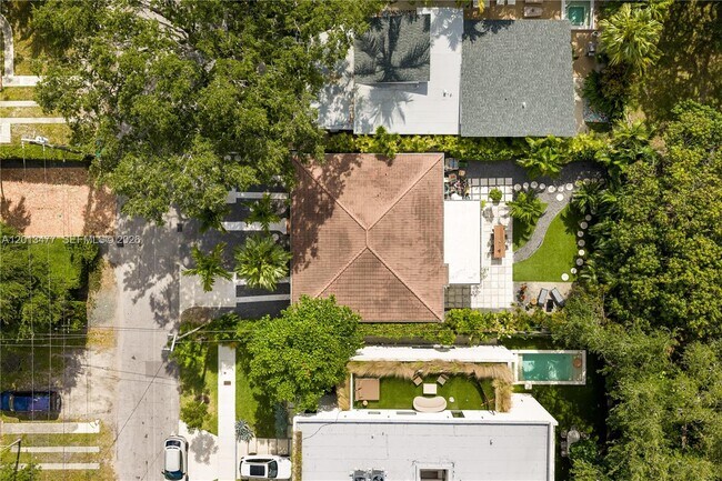 Building Photo - 674 NE 67th St