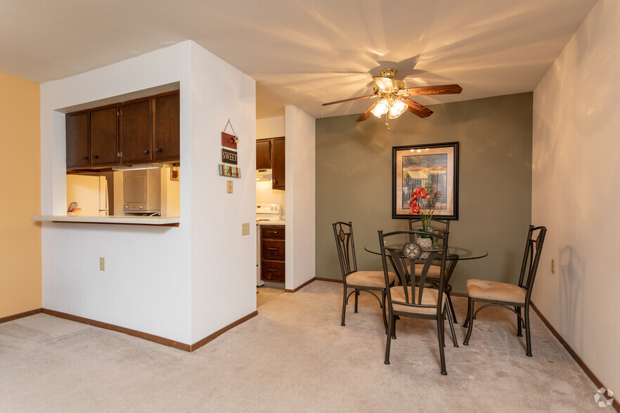 2 bed, 1 bath 932 sq. ft. - Canopy Ridge