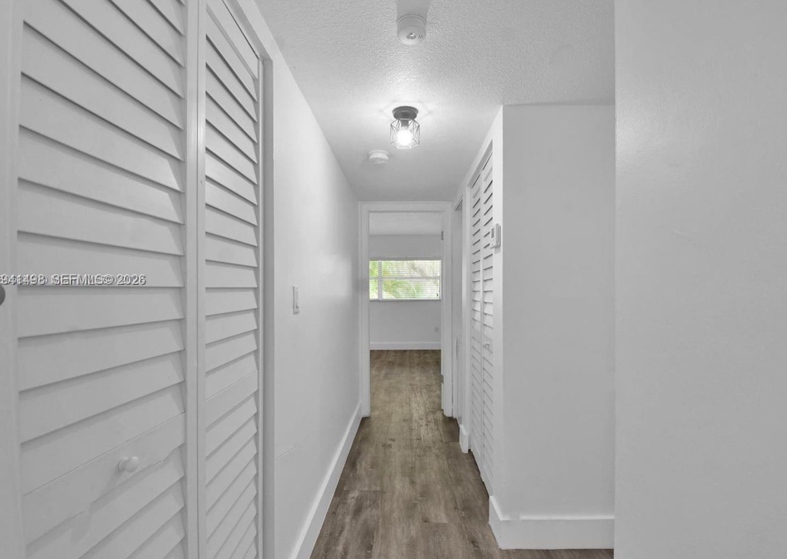 Building Photo - 9371 Fontainebleau Blvd