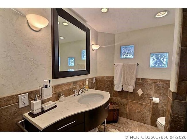 Building Photo - 2200 S Ocean Ln