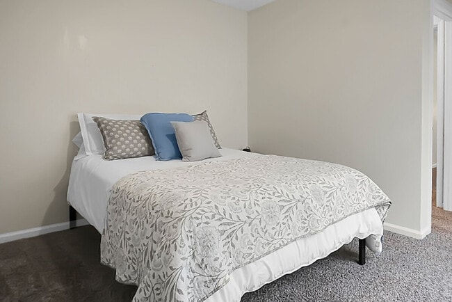 Building Photo - 124 Larkspur Dr