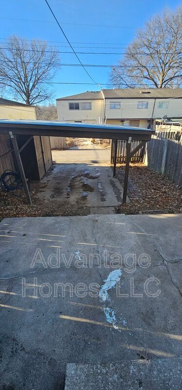 Building Photo - 908 N 70th St