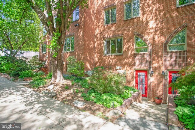 Primary Photo - 3307 19th St NW