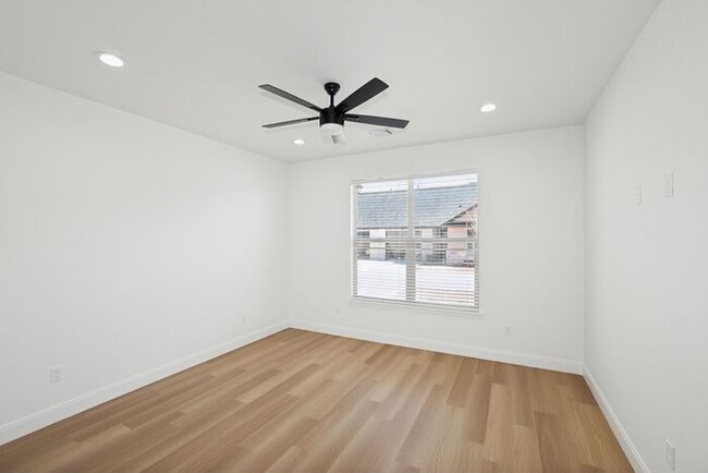 Building Photo - 10374 Tierra Santa Dr