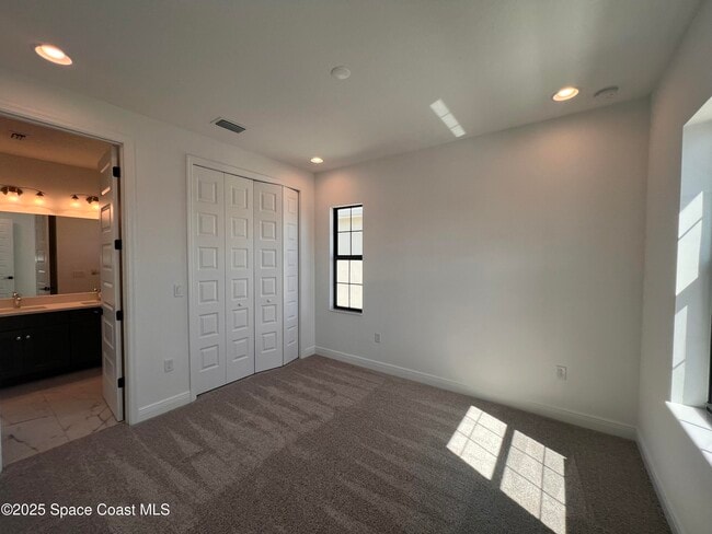 Building Photo - 7680 Allure Dr