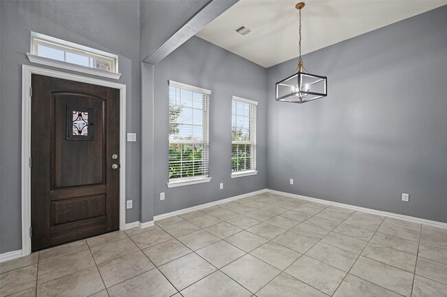 Building Photo - 2411 Lowndes Point
