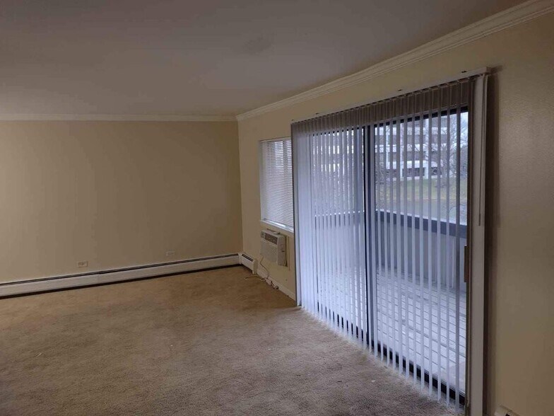 Building Photo - 1813 Hemlock Plz