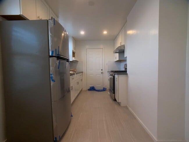 Building Photo - 404 Spruce Ave